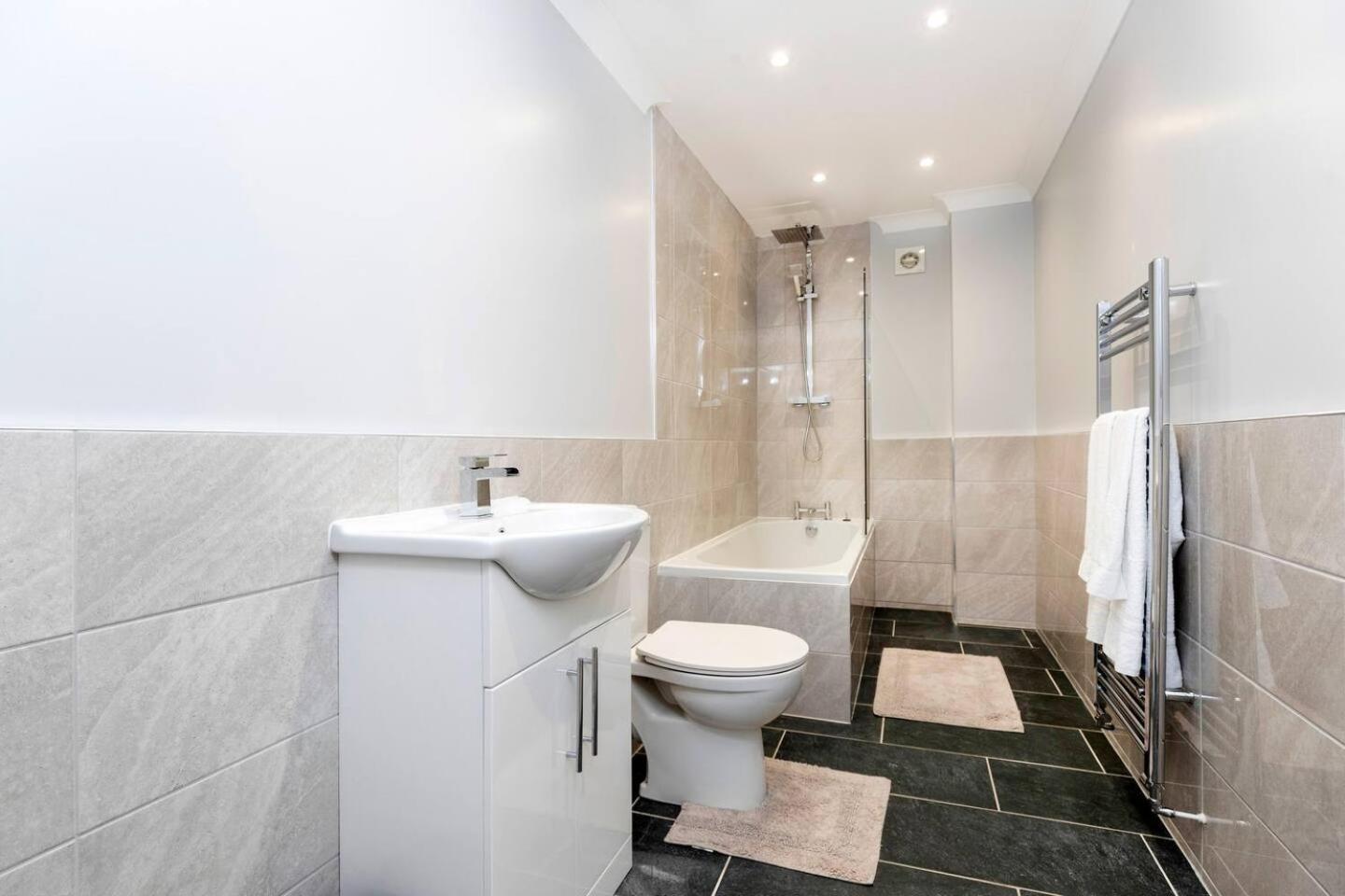 Modern 2 Bedroom Perfect For Family Friends And Workers South Shields Eksteriør billede
